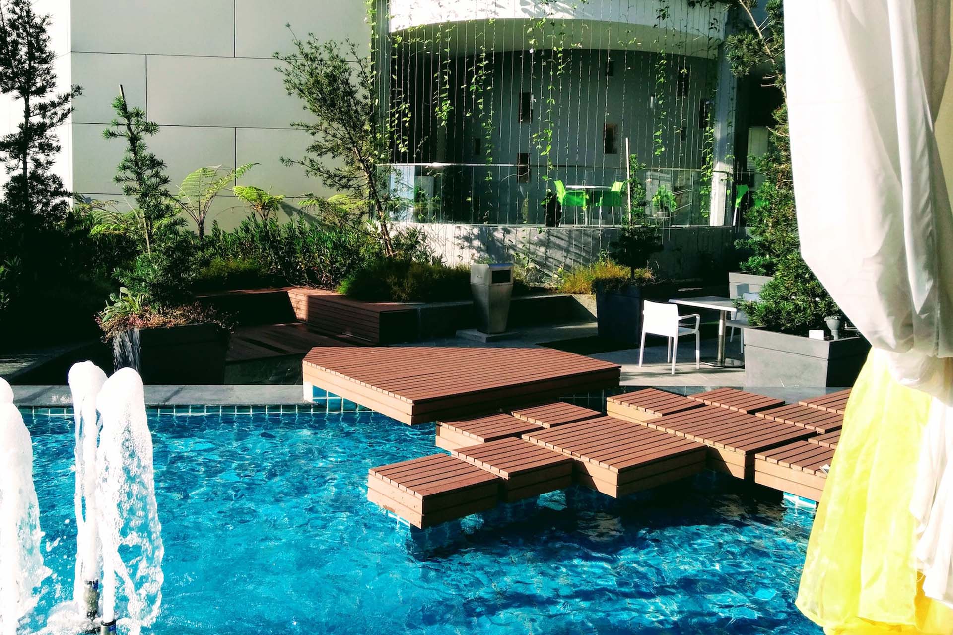 Placari deck piscina